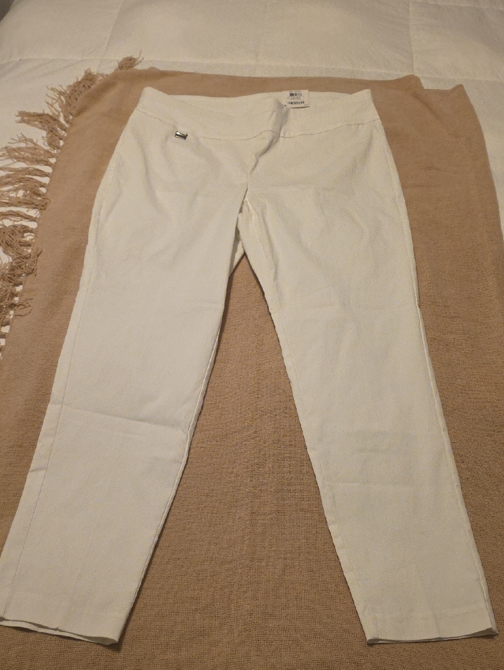 Alfani White Ankle-Length Skinny Tummy Control Pants Size 16W